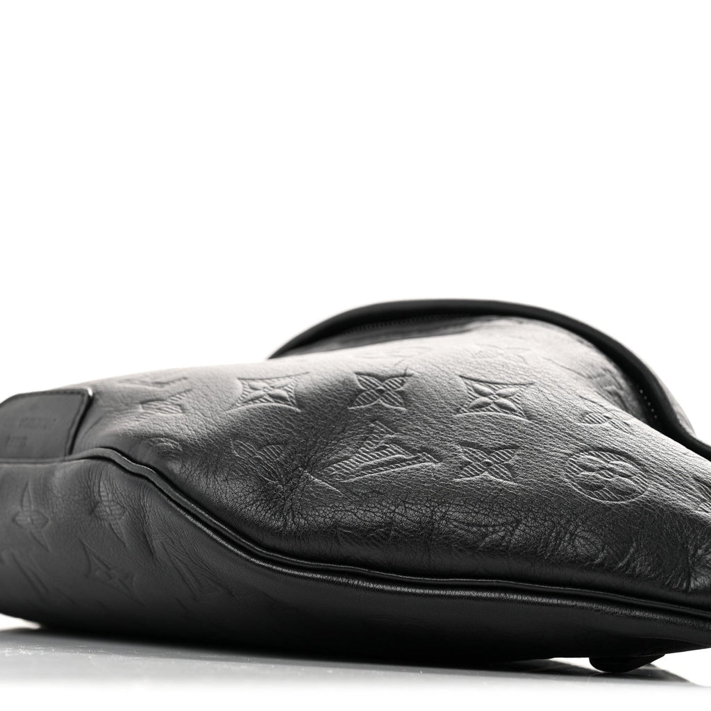 Calfskin Monogram Shadow Discovery Bumbag Black