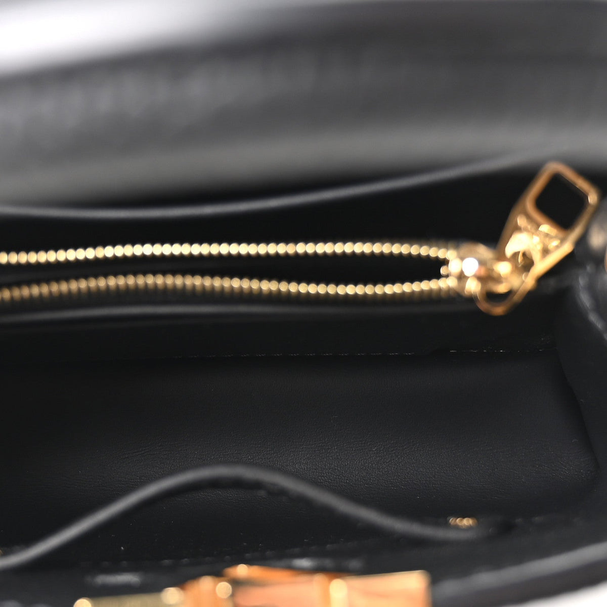 Taurillon Mini Capucines Black