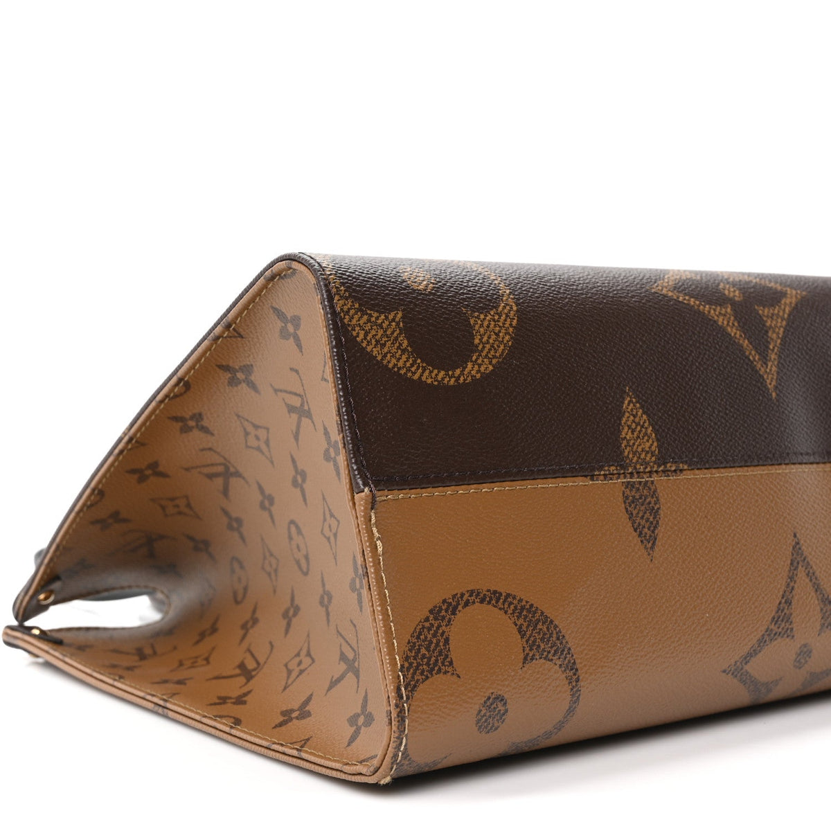 Reverse Monogram Giant Onthego MM