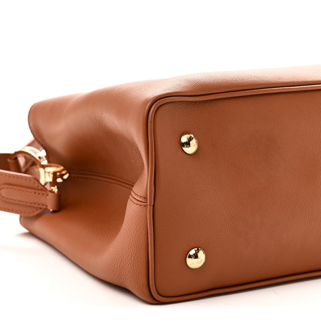 Smooth Grained Calfskin Capucines GM  Souple Cognac