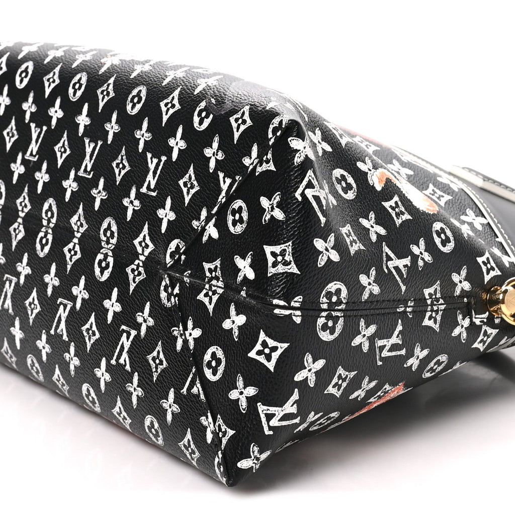 Calfskin Catogram Alma Souple MM Black