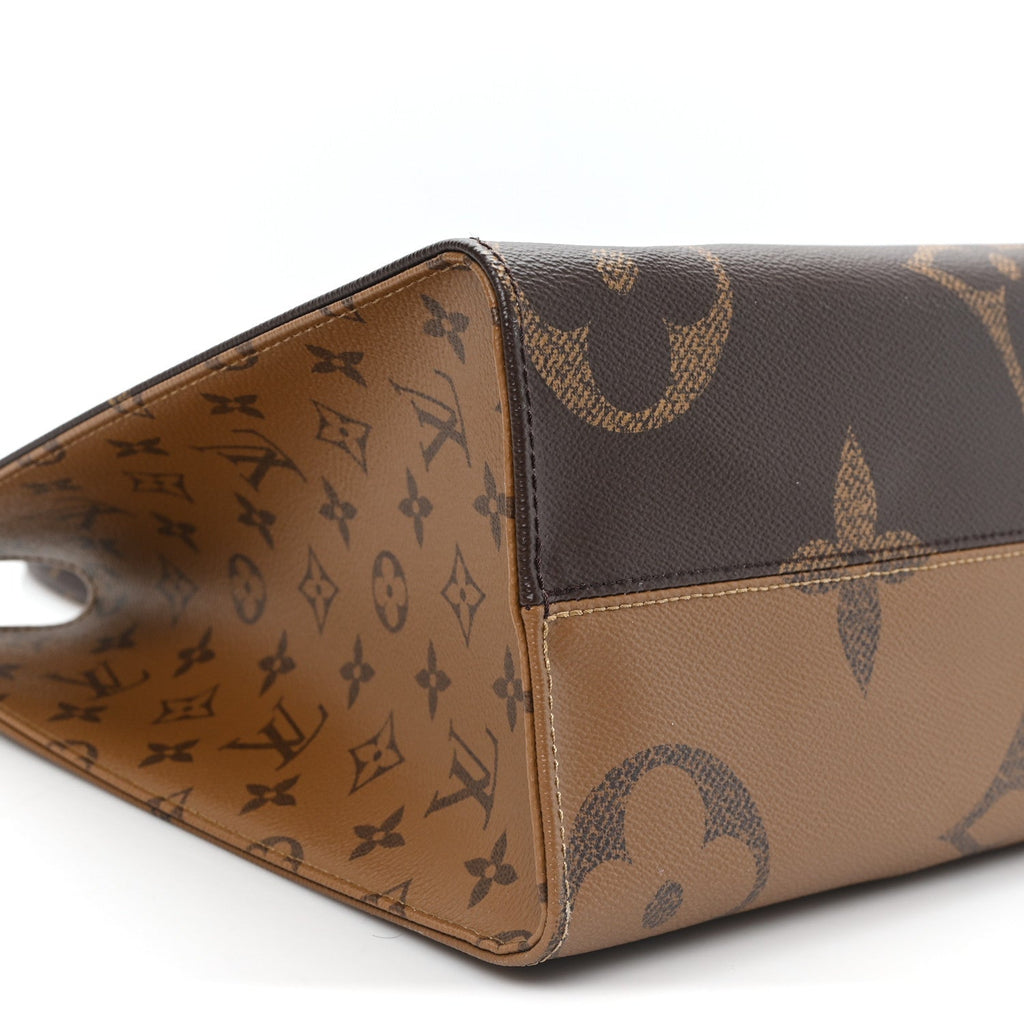 Reverse Monogram Giant Onthego MM