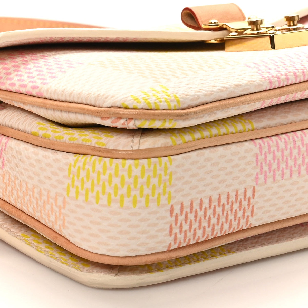 Damier Giant Pochette Metis East West Peach